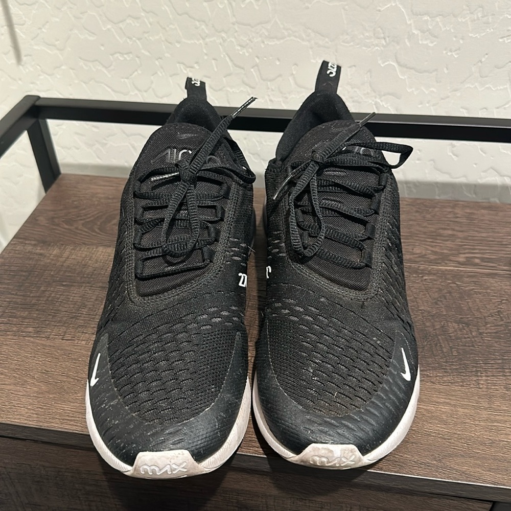 Nike 270